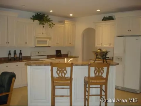 2717 Dickens, Springfield, IL 62711 photo 3