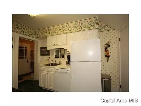 1304 Bates Ave, Springfield, IL 62704 photo 9
