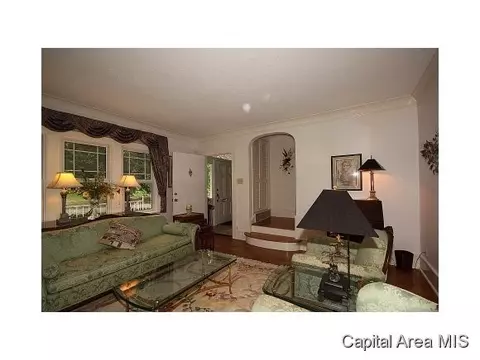 1306 Bates Ave, Springfield, IL 62704 photo 4
