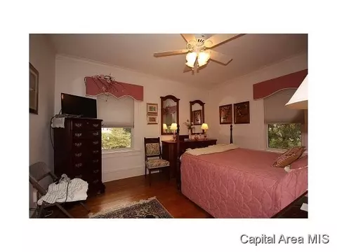 1306 Bates Ave, Springfield, IL 62704 photo 18