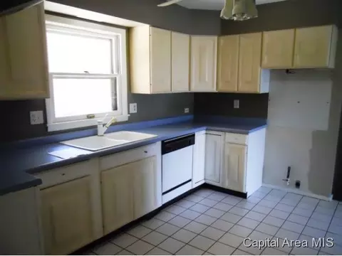 44 Squires, Springfield, IL 62704 photo 3