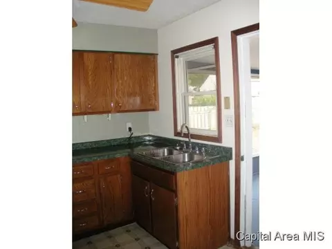 12 Beverly, Springfield, IL 62702 photo 3