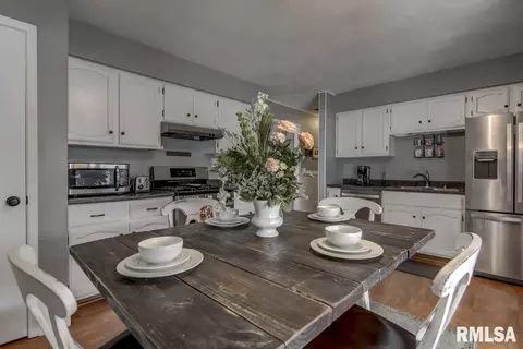 3900 Jonquil Drs, Springfield, IL 62707 photo 5