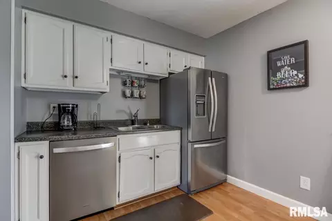 3900 Jonquil Drs, Springfield, IL 62707 photo 9