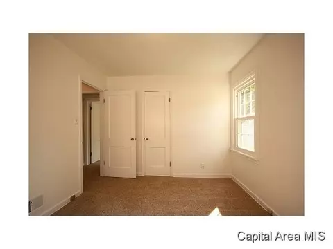 2429 S Walnut, Springfield, IL 62704 photo 10