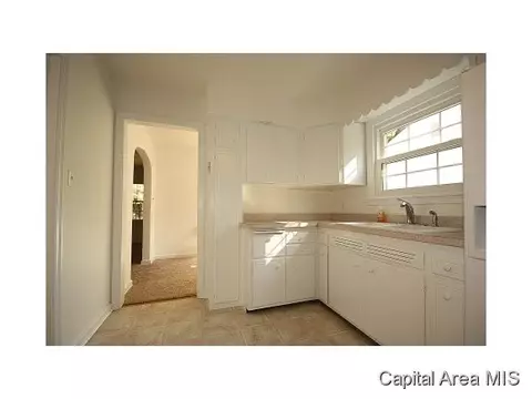 2429 S Walnut, Springfield, IL 62704 photo 2