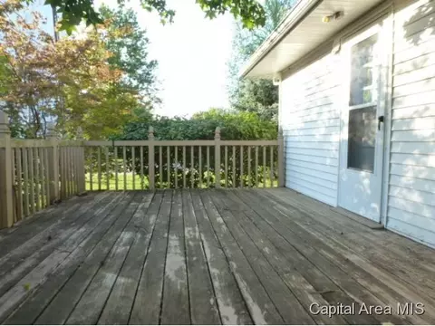 1300 Beard, Beardstown, IL 62618 photo 3