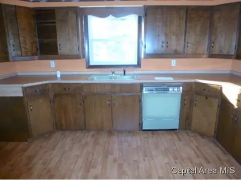 1300 Beard, Beardstown, IL 62618 photo 6