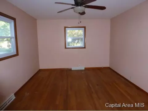 1300 Beard, Beardstown, IL 62618 photo 9