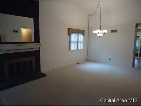 237 N Durkin, Springfield, IL 62702 photo 6