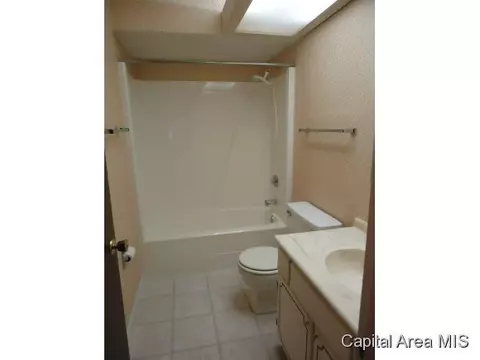 237 N Durkin, Springfield, IL 62702 photo 16