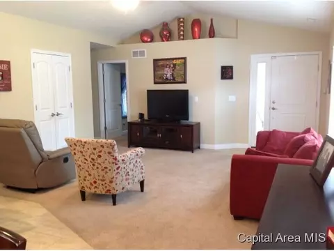 2255 S College, Springfield, IL 62704 photo 6