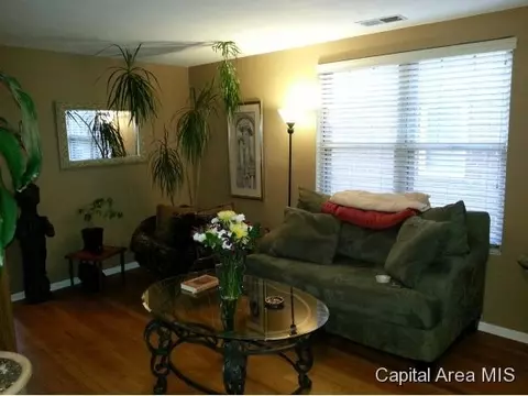2132 S Walnut, Springfield, IL 62704 photo 2