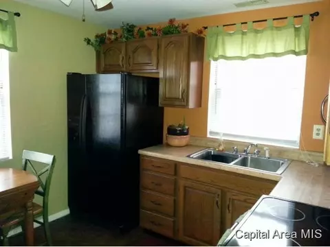 2132 S Walnut, Springfield, IL 62704 photo 5