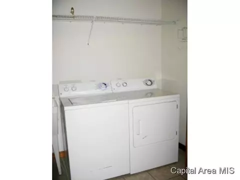 2413 Glencoe, Springfield, IL 62704 photo 18