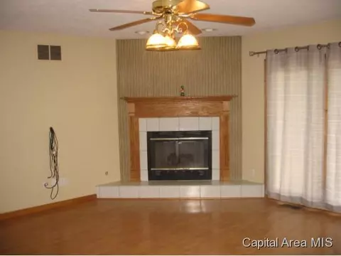 2413 Glencoe, Springfield, IL 62704 photo 2