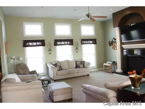 2105 Harbor Lndg, Springfield, IL 62712 photo 5