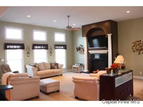 2105 Harbor Lndg, Springfield, IL 62712 photo 4