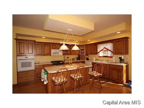 4500 Greenbriar, Springfield, IL 62711 photo 2