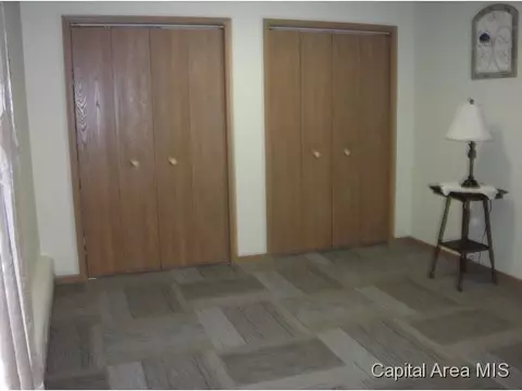 506 S State, Athens, IL 62613 photo 5