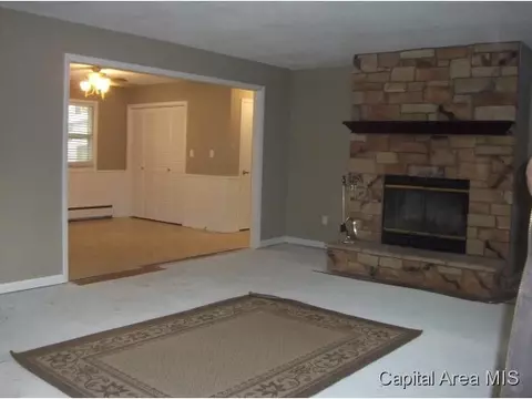 506 S State, Athens, IL 62613 photo 3