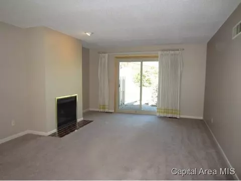 2011 Cardinal Dr, Springfield, IL 62704 photo 2