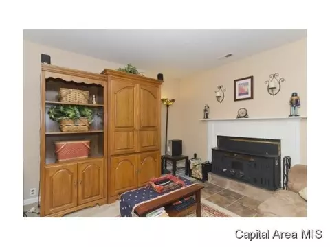 5 Sycamore Row, Springfield, IL 62702 photo 9