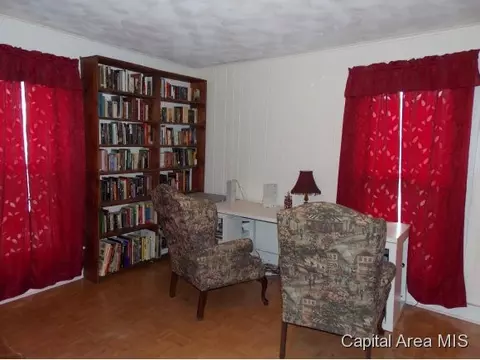105 E Fortune, Virden, IL 62690 photo 16