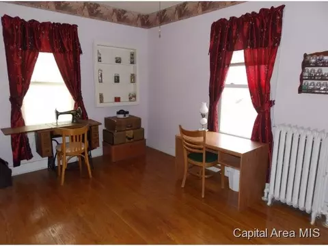 105 E Fortune, Virden, IL 62690 photo 20