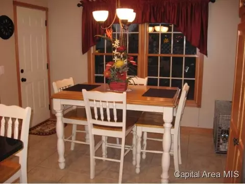 3909 Mapleshade, Springfield, IL 62712 photo 8