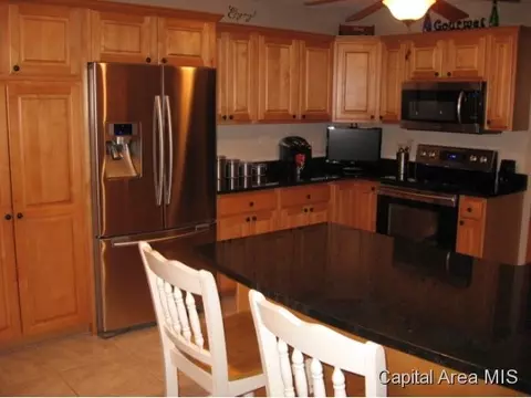3909 Mapleshade, Springfield, IL 62712 photo 6