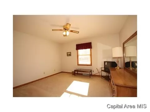 3125 Spring Mill Dr, Springfield, IL 62704 photo 3