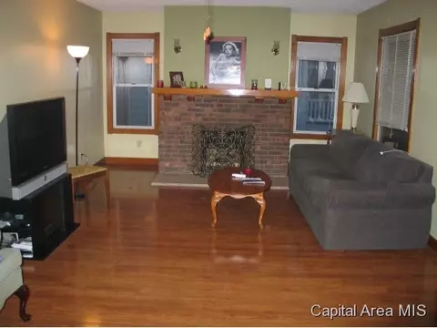2045 S 06th, Springfield, IL 62703 photo 4
