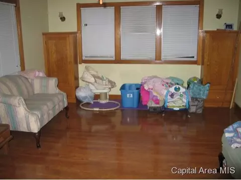 2045 S 06th, Springfield, IL 62703 photo 3