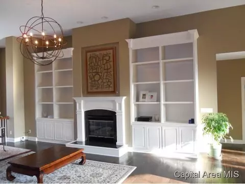 3905 Vanderbilt Cir, Springfield, IL 62711 photo 2