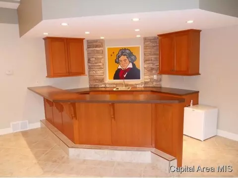 3905 Vanderbilt Cir, Springfield, IL 62711 photo 6
