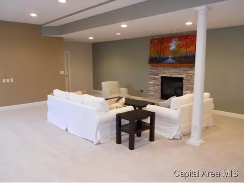3905 Vanderbilt Cir, Springfield, IL 62711 photo 5