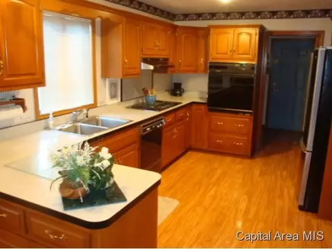 2400 Silver Mill Ct, Springfield, IL 62711 photo 6
