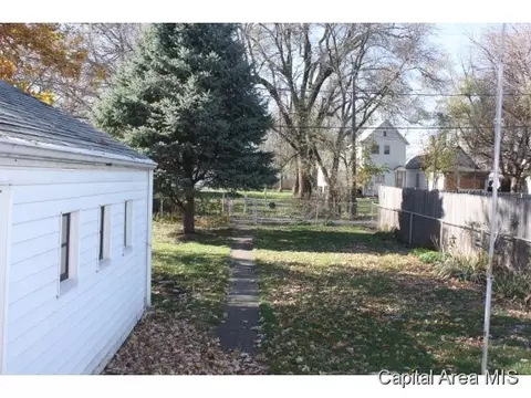 1105 N 12th, Springfield, IL 62702 photo 11