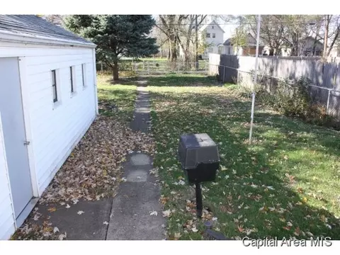 1105 N 12th, Springfield, IL 62702 photo 12