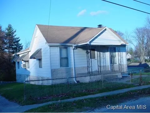 817 E Madison, Riverton, IL 62561 photo 2