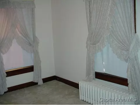 817 E Madison, Riverton, IL 62561 photo 10