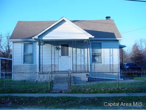 817 E Madison, Riverton, IL 62561 photo 3