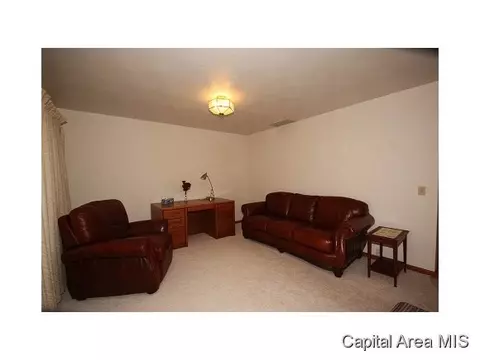 1646 Wildrose, Springfield, IL 62712 photo 6