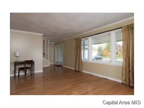 8113 Tack Ln, Springfield, IL 62712 photo 9