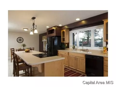 8113 Tack Ln, Springfield, IL 62712 photo 5