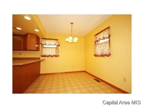 5144 Cockrell Ln, Springfield, IL 62711 photo 9