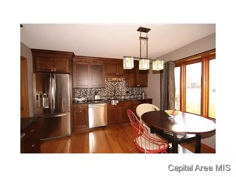 116 Astoria, Springfield, IL 62704 photo 2
