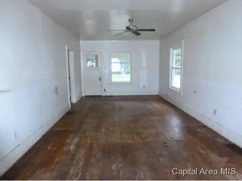 1904 E Pr, Decatur, IL 62521 photo 3