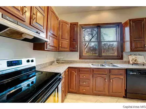 5 Hickory Hills Dr, Springfield, IL 62707 photo 15